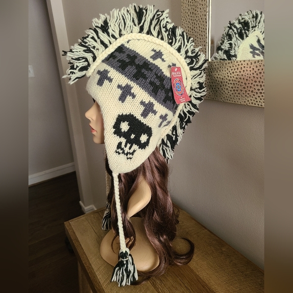 🌟HIMALAYA Bone Skull Handmade Mohawk Hat 100% Wool Made in Nepal - Picture 3 of 8